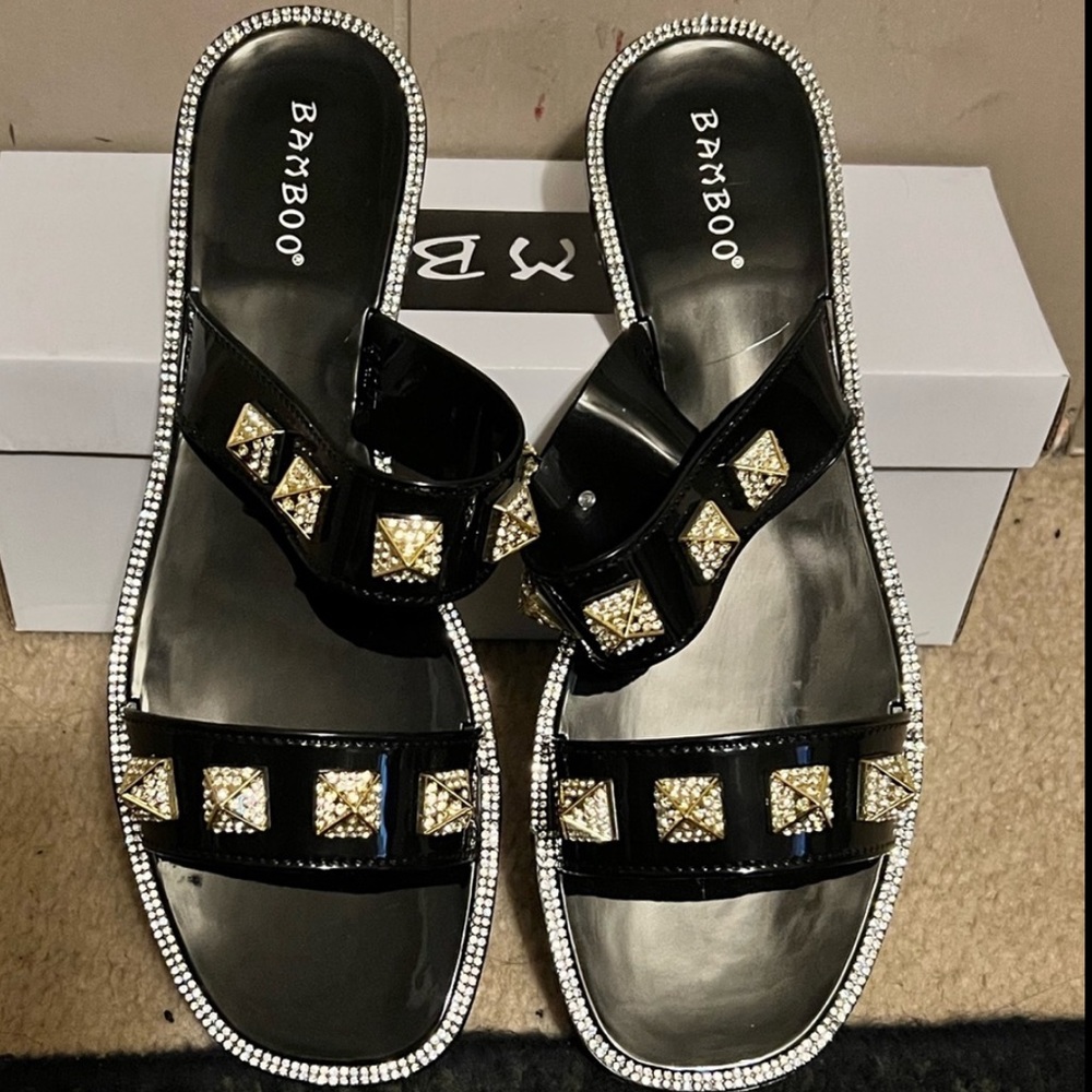 Bamboo rhinestone jelly sandals size 10